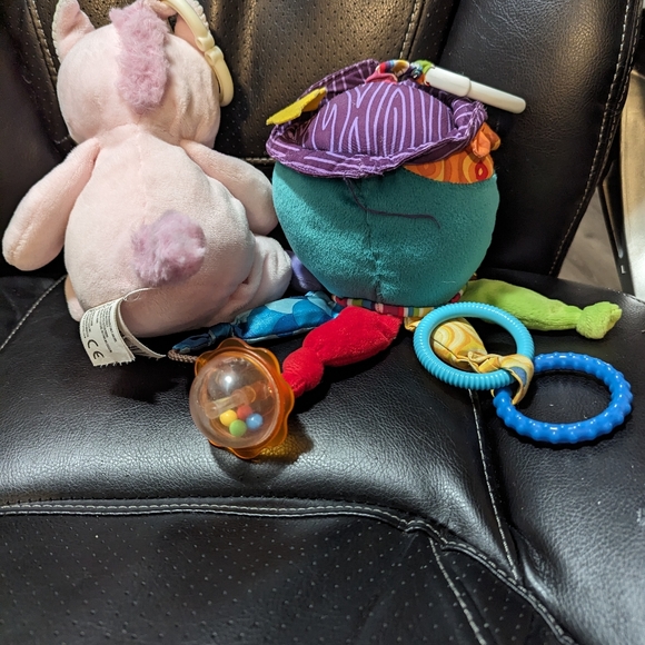 Baby stuffed toys with rattles and tactile areas. Kelly Toys and Lamaze. - Picture 2 of 6